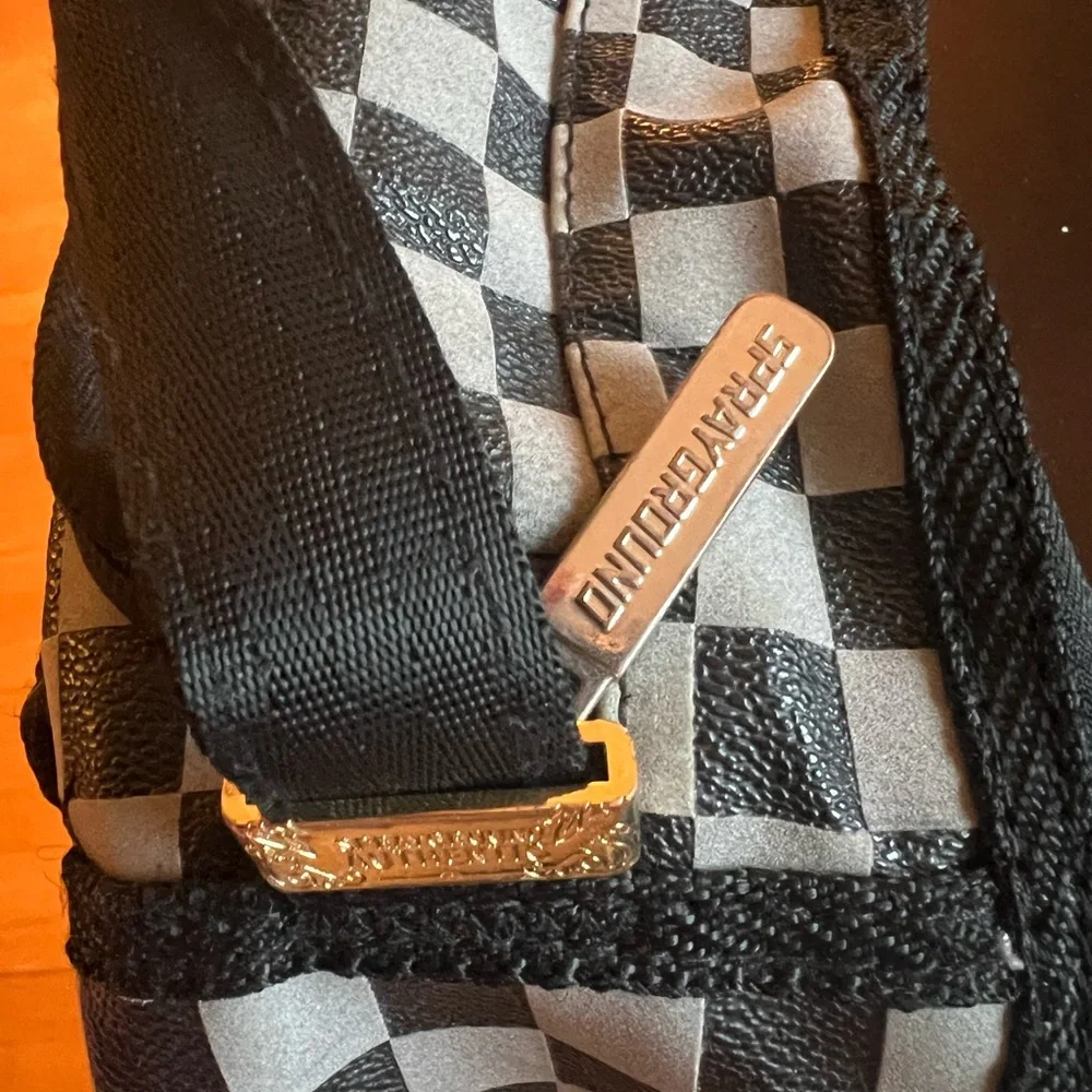 BACKPACK - Picture 4 of 4
